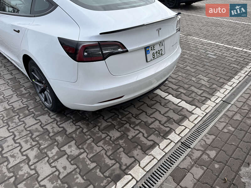 Седан Tesla Model 3 2020 в Кривому Розі