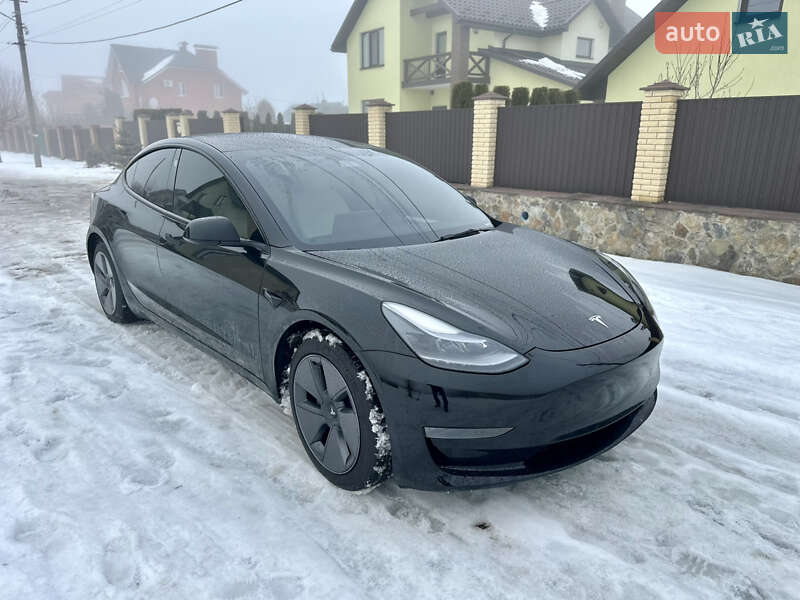 Седан Tesla Model 3 2022 в Виннице