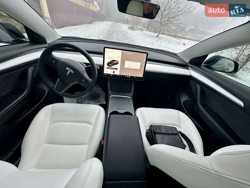 Седан Tesla Model 3 2022 в Виннице