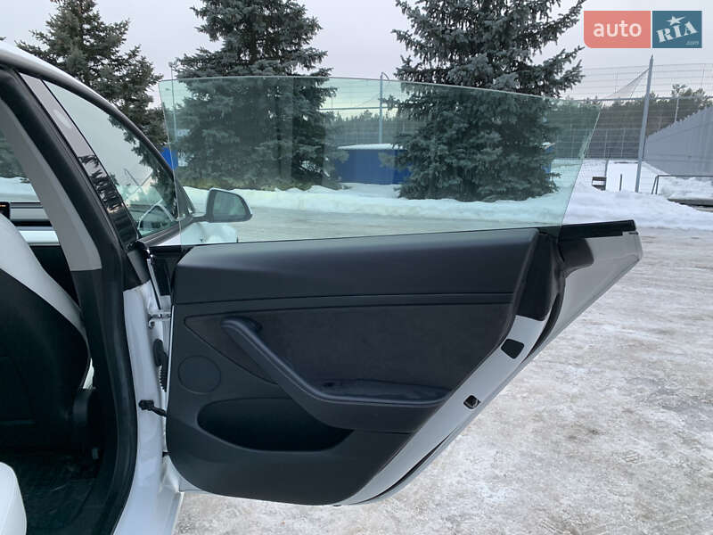 Седан Tesla Model 3 2021 в Киеве фото 23 Седан Tesla Model 3 2021 в Киеве