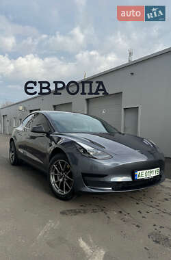 Седан Tesla Model 3 2023 в Дніпрі