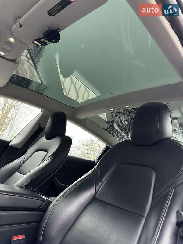 Седан Tesla Model 3 2019 в Одессе