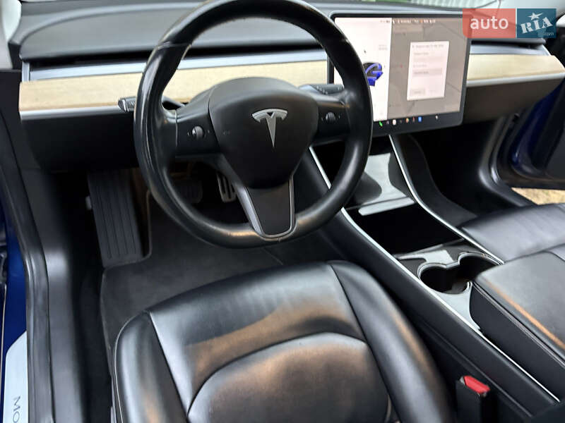 Седан Tesla Model 3 2018 в Львові фото 33 Седан Tesla Model 3 2018 в Львові