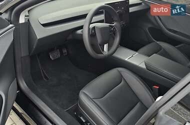 Седан Tesla Model 3 2025 в Мукачево