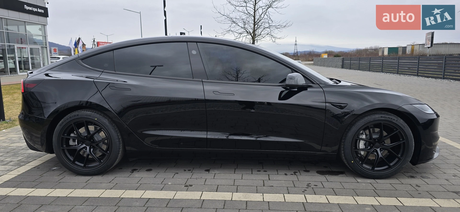2025 Tesla Model 3 - мініатюра 10