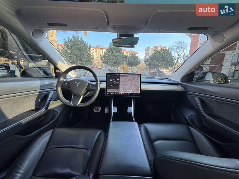 Седан Tesla Model 3 2020 в Одессе