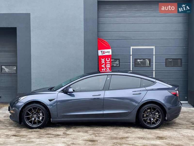 Седан Tesla Model 3 2021 в Києві