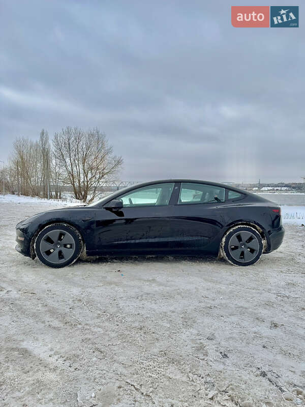 Седан Tesla Model 3 2023 в Киеве