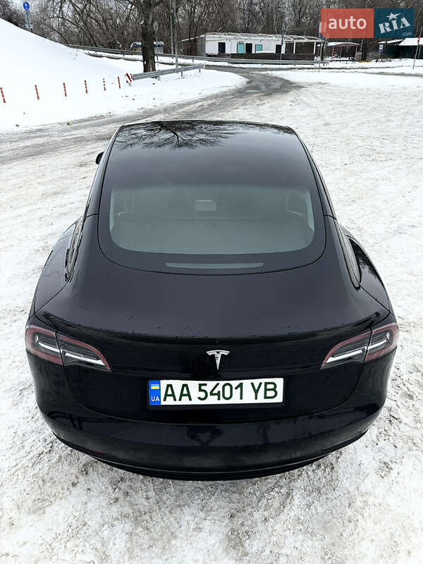 Седан Tesla Model 3 2023 в Киеве