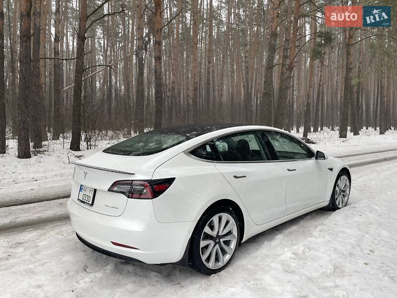Седан Tesla Model 3 2020 в Киеве