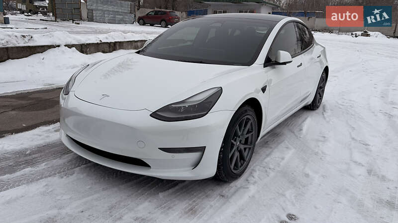 Седан Tesla Model 3 2022 в Днепре