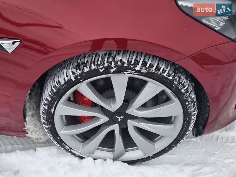 Седан Tesla Model 3 2019 в Киеве