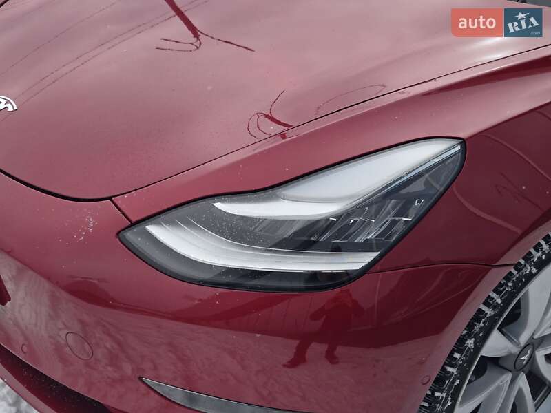 Седан Tesla Model 3 2019 в Киеве