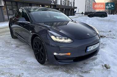 Седан Tesla Model 3 2019 в Львове