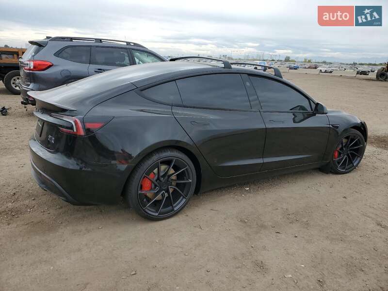Седан Tesla Model 3 2025 в Киеве фото 3 Седан Tesla Model 3 2025 в Киеве