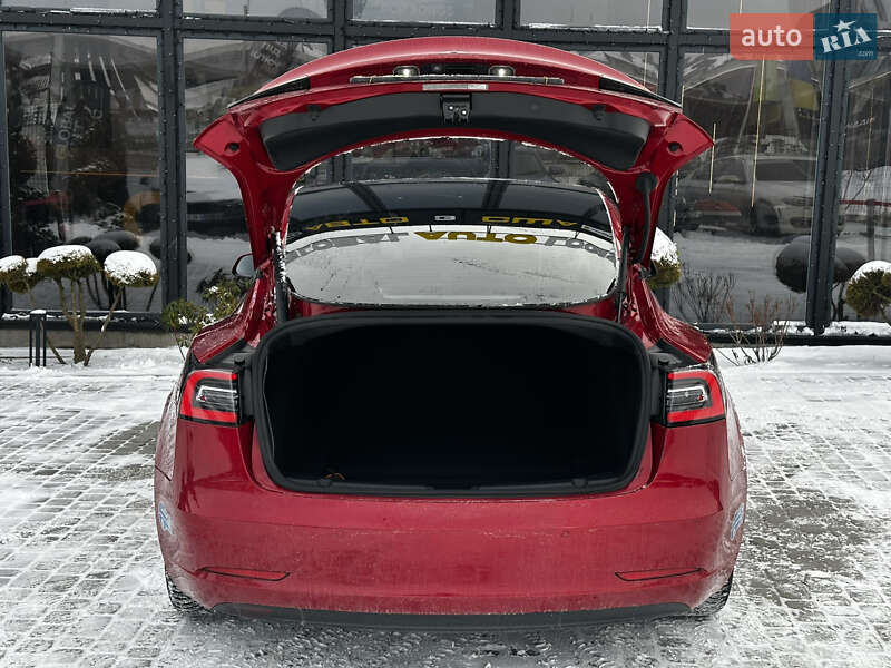 Седан Tesla Model 3 2020 в Львове фото 24 Седан Tesla Model 3 2020 в Львове