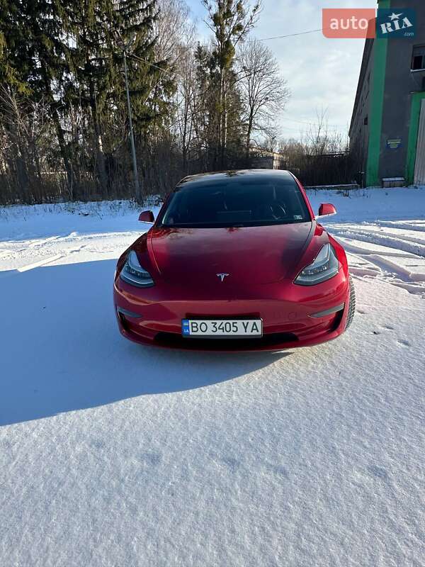 Седан Tesla Model 3 2018 в Кременці