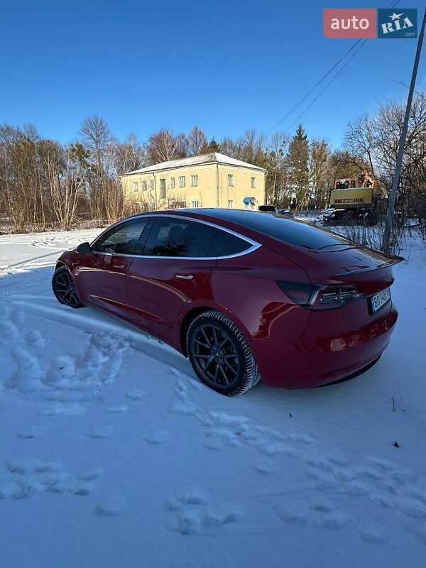 Седан Tesla Model 3 2018 в Кременці