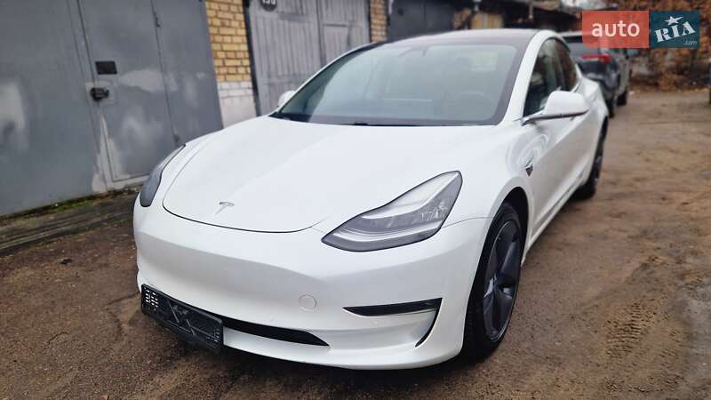 Седан Tesla Model 3 2020 в Киеве