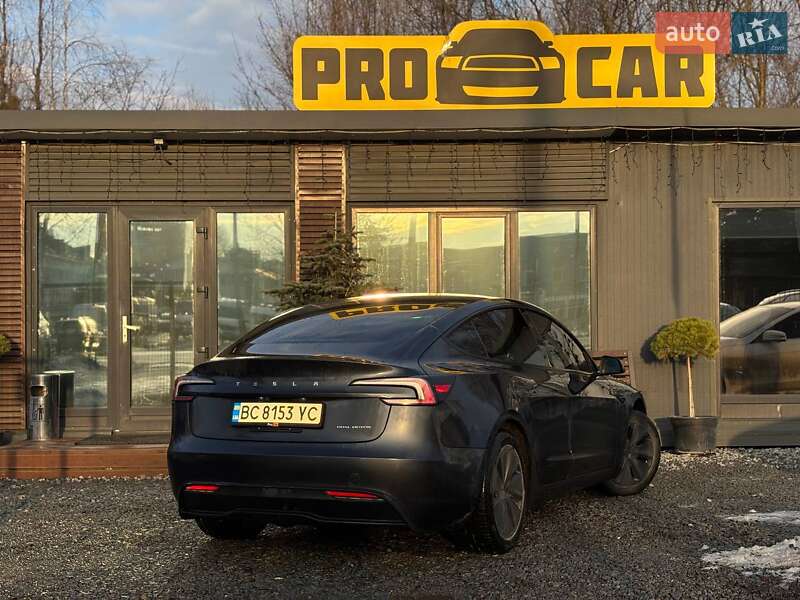 Седан Tesla Model 3 2024 в Львові