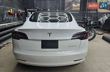 Седан Tesla Model 3 2021 в Києві