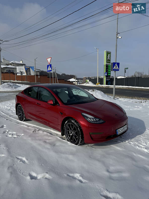 Седан Tesla Model 3 2020 в Львові