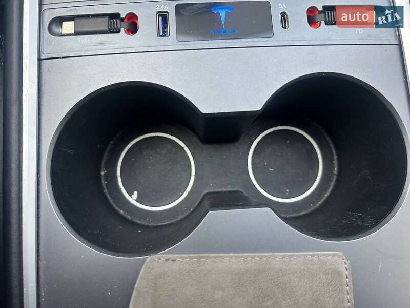 Седан Tesla Model 3 2022 в Львове фото 32 Седан Tesla Model 3 2022 в Львове