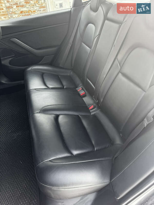 Седан Tesla Model 3 2019 в Львові фото 13 Седан Tesla Model 3 2019 в Львові