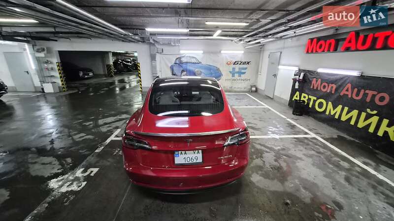 Седан Tesla Model 3 2018 в Киеве