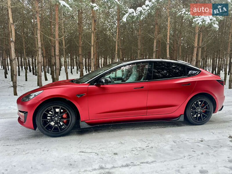 Седан Tesla Model 3 2019 в Львове