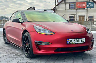 Седан Tesla Model 3 2019 в Львове
