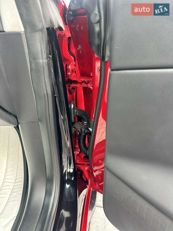 Седан Tesla Model 3 2019 в Львове