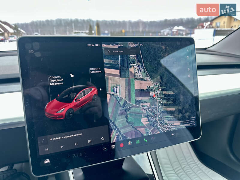 Седан Tesla Model 3 2019 в Львове