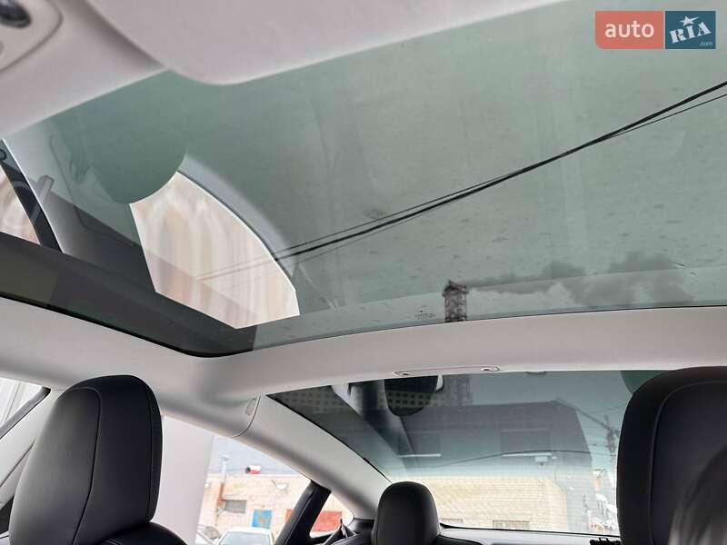 Седан Tesla Model 3 2018 в Киеве