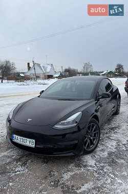 Седан Tesla Model 3 2021 в Чернигове