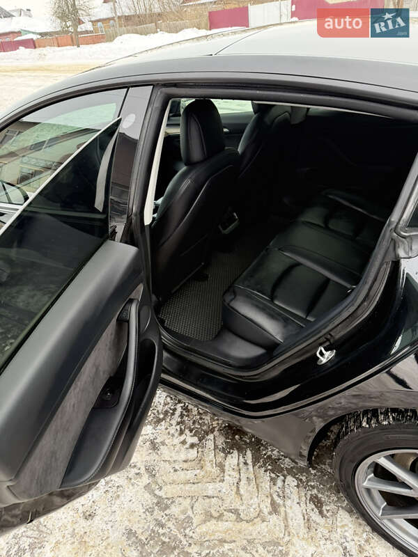 Седан Tesla Model 3 2021 в Чернігові
