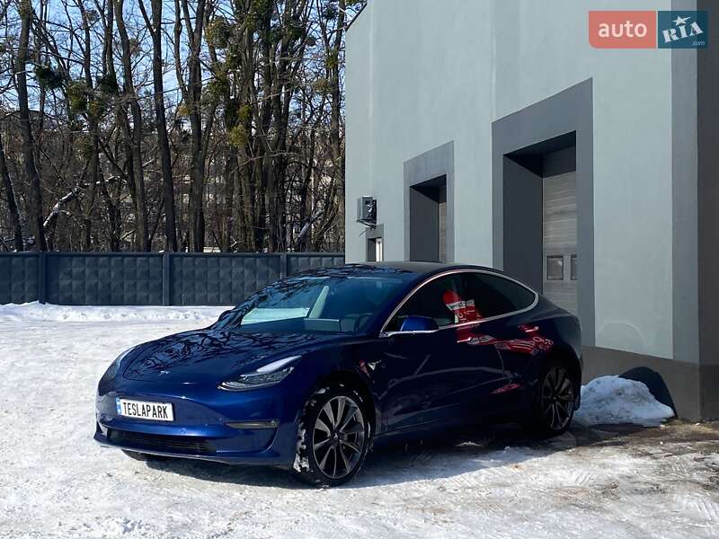 Седан Tesla Model 3 2020 в Киеве