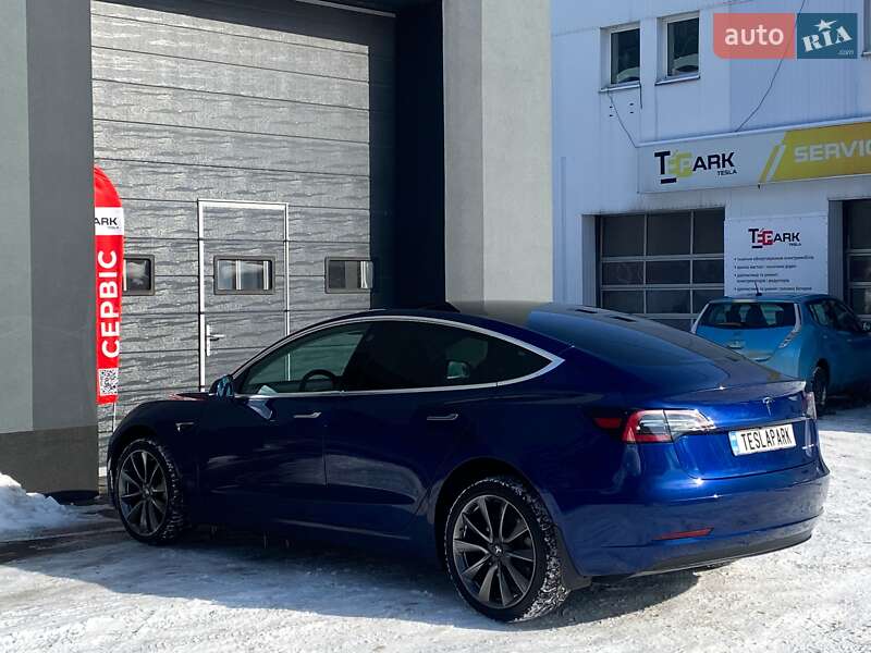 Седан Tesla Model 3 2020 в Киеве