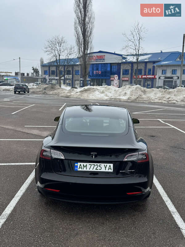 Седан Tesla Model 3 2022 в Житомире
