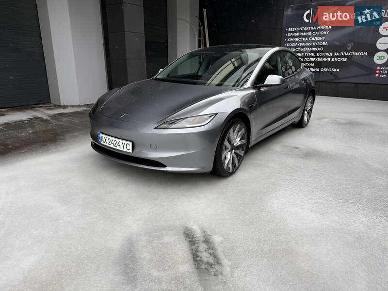 Седан Tesla Model 3 2025 в Харкові