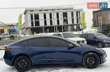 Седан Tesla Model 3 2023 в Львове