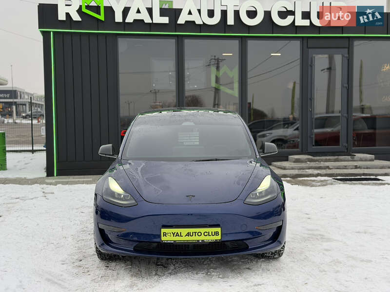 Седан Tesla Model 3 2023 в Львове