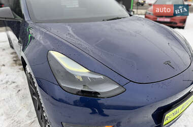 Седан Tesla Model 3 2023 в Львове