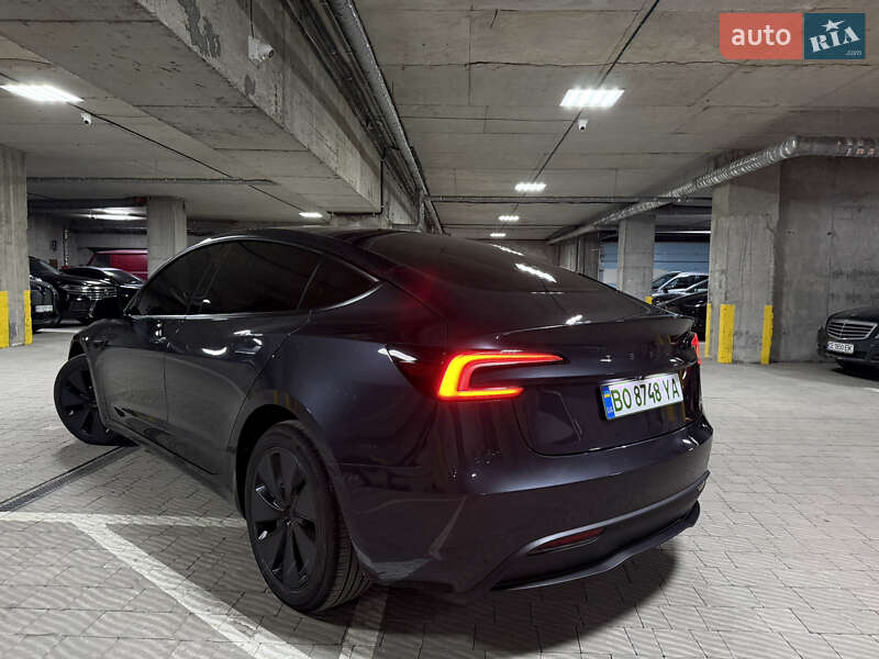 Седан Tesla Model 3 2025 в Тернополе