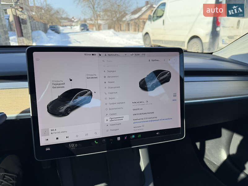 Седан Tesla Model 3 2019 в Ровно