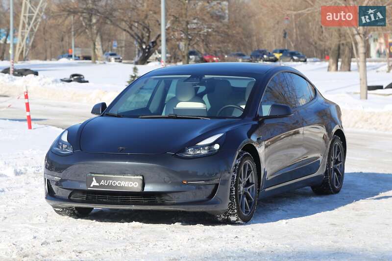 Седан Tesla Model 3 2021 в Киеве фото 3 Седан Tesla Model 3 2021 в Киеве