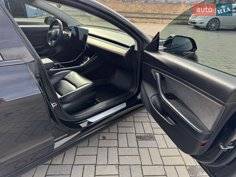 Седан Tesla Model 3 2019 в Иршаве фото 22 Седан Tesla Model 3 2019 в Иршаве