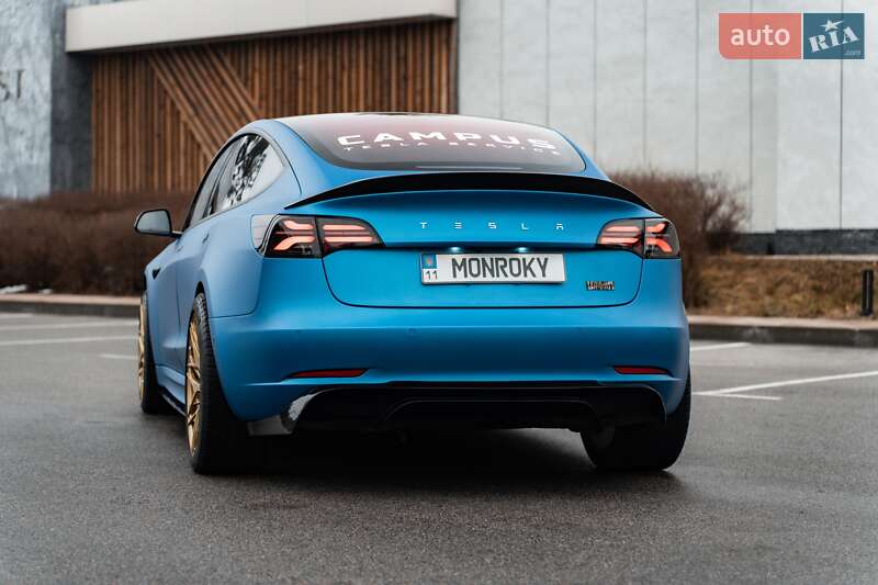 Седан Tesla Model 3 2018 в Киеве