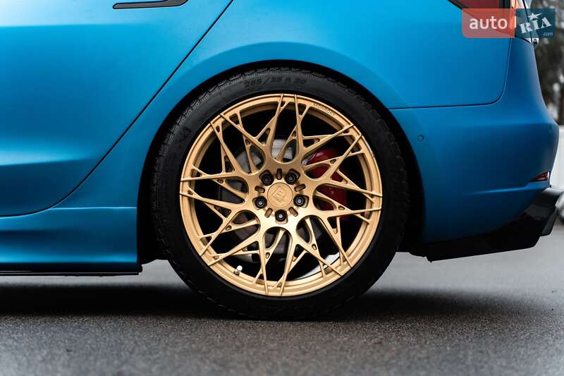 Седан Tesla Model 3 2018 в Киеве