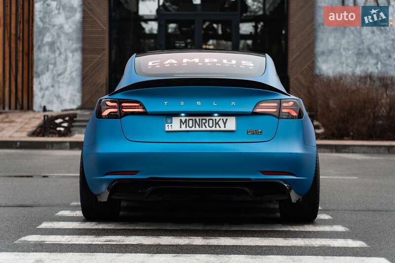 Седан Tesla Model 3 2018 в Киеве